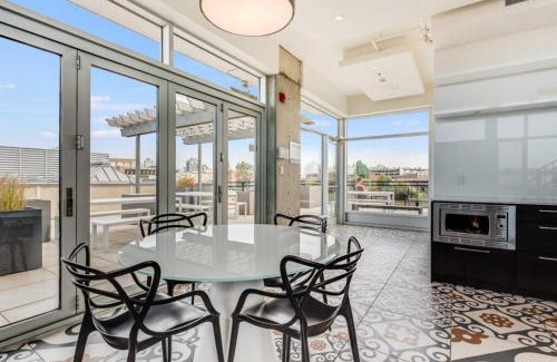 Downtown Victoria Apartamento | Gem at the Janion