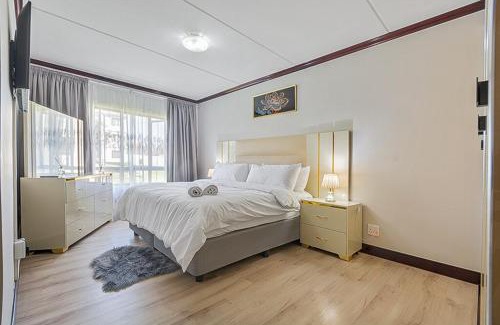 Greater Johannesburg Metropolitan Area Apartamento | Gem in Fourways , Modern 2-Bed Apartment