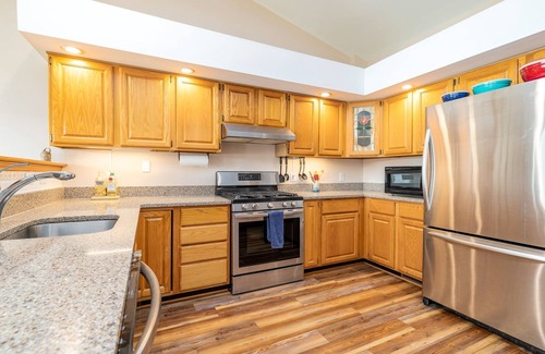 North Shore Acres Casa | Gem! Lakefront, Firepit, Dock w/ Boat Slip, Hot Tub, Kayak