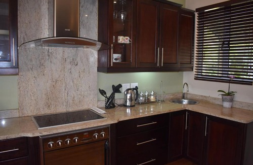 Durban North Casa | Gem of Durban North, Relax║Pool║AC║Wi-Fi║Dining
