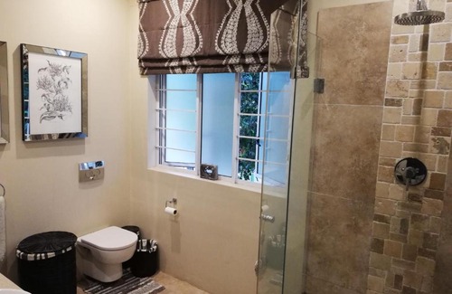 Durban North Casa | Gem of Durban North, Relax║Pool║AC║Wi-Fi║Dining