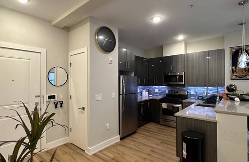Bayonne Apartamento | Gem Outside NYC - 1 Br Apt - Free Lot Parking - 20 Mins NYC/EWR - The Waterview