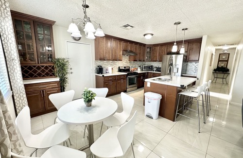 Chinatown Casa | Gem suite in China Town
