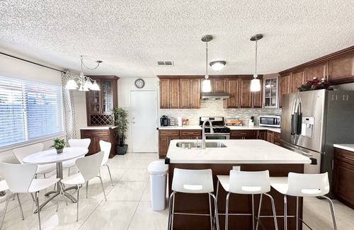 Chinatown Casa | Gem suite in China Town