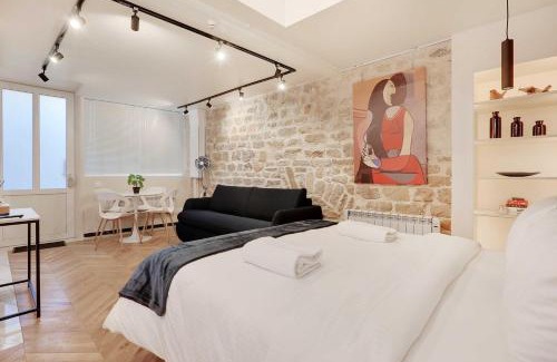 Montmartre Apartamento | GemBnB Luxury Apartment in Paris - Abbesses - Montmartre