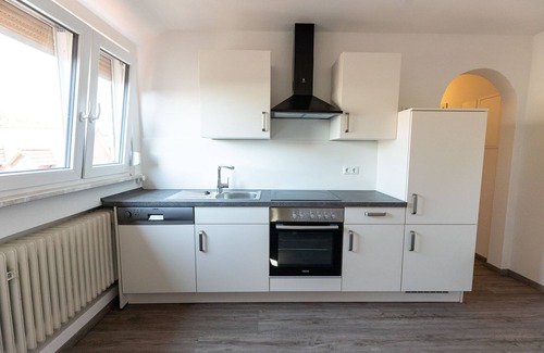 Hollfeld Casa | Gemeinschaftunterkunft 2 - Zi. 8 - EZ mit Großem Bett - Gasthof Schrenker