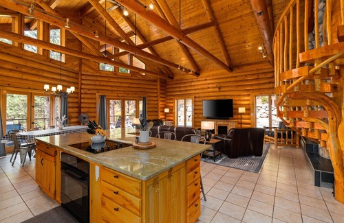 Leavenworth Casa | Gemini Lodge- Spacious Log Home Retreat