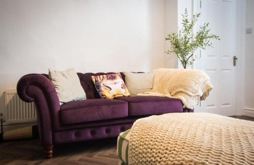 Brockholes Casa | Generous Holmfirth Home Near Trails and Town Sleeps 5