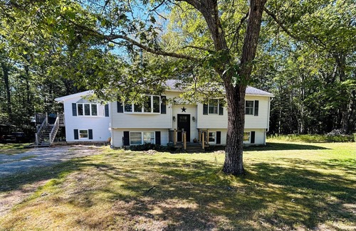 Topsham Casa | Generous Living in a Warm, Welcoming Home