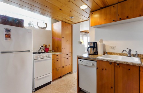 Country Club Estates Casa | Geneva Lakefront at Glenwood Springs |Stunning Views |Pier Access |Private Boat Slip |Monthly Stays
