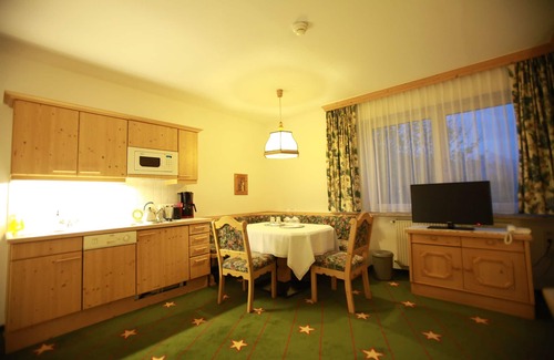 Imst Apartamento | Genießen Sie die Freiheit der Ferienwohnung Gepaart mit dem Komfort vom 4-hotel