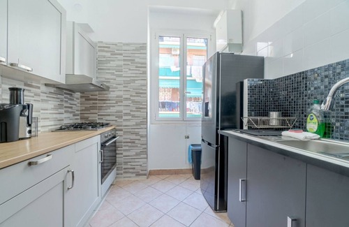 Lagaccio Apartamento | Genoa La Fortuna Roomy Apt x4 & Panoramic Balcony