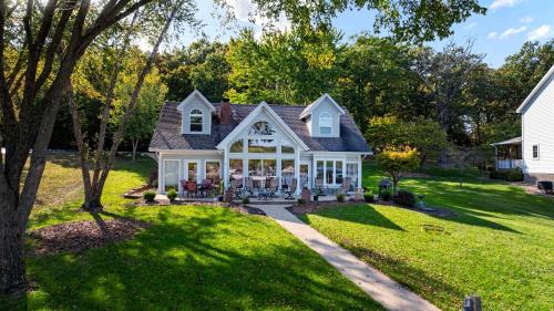 Gravois Mills Casa | Gentle Slopes Retreat Fit For 12
