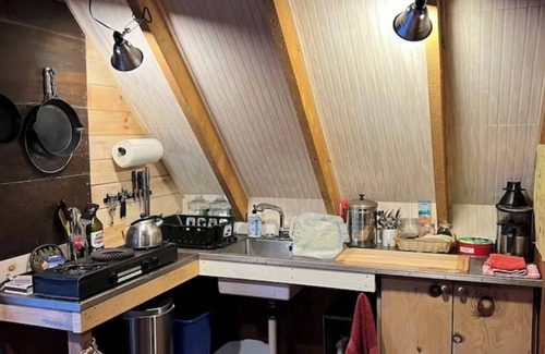 Franklin Cabina | Genuine Farm experience! Barn loft on Organic Farm—pet pig and chickens below!
