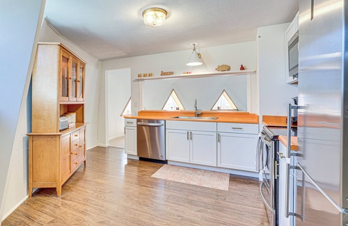 North Freedom Casa | Geodesic Dome House: 18 Acres on Baraboo River!