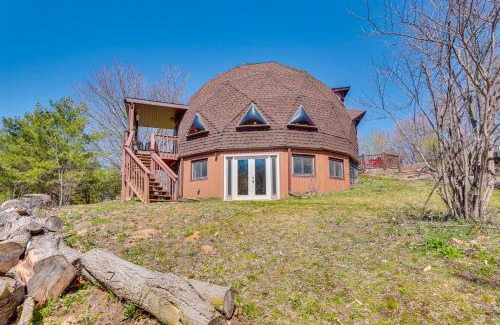 North Freedom Casa | Geodesic Dome House 18 Acres on Baraboo River!