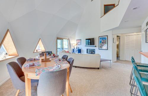 North Freedom Casa | Geodesic Dome House 18 Acres on Baraboo River!