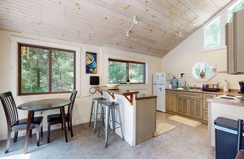 Boothbay Casa | Cúpula geodésica con terraza frente al río, vistas preciosas y muelle compartido - ¡perros bienvenidos!