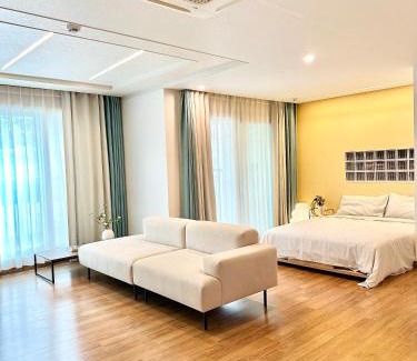 Songpo-ri Apartamento | Geoje Notre Maison Large Up to 10 Guests, Near Beach