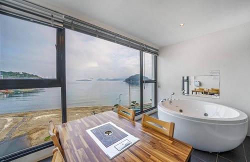 Jangmok-myeon Casa | Geojedo The 100 Spa & Poolvilla Pension