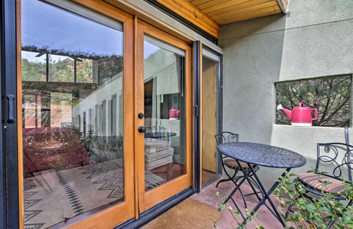 Canoncito Apartamento | Geometric Glorieta Studio on 11 Picturesque Acres!