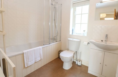 Stalham Cabaña | GEORGE HOUSE, family friendly, character holiday cottage in Stalham