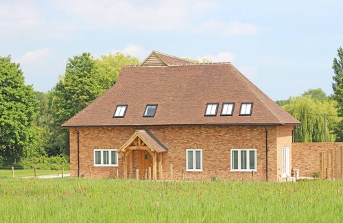 Woodchurch Cabaña | George's Cottage - ubicado en el corazón de Woodchurch Village of the Kentish Weald