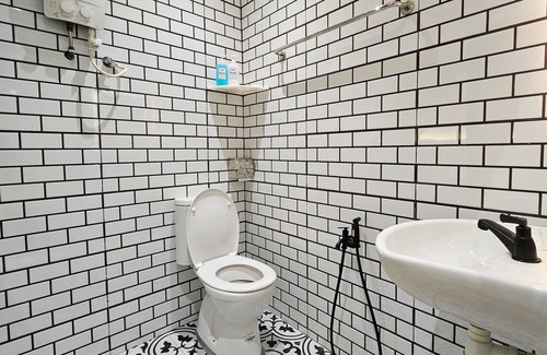 Historic George Town Hotel | Georgetown Inn by Sky Hive