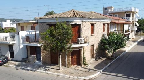 Filiatra Apartamento | Georgia Kafira stone and marble traditional house