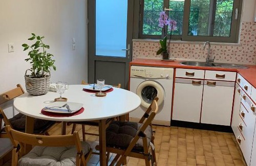 Petaloudes Apartamento | Georgia's House
