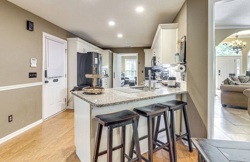 Dover Casa | Statesboro Home w/ Lake + Pool ~ 10 Mi to GSU