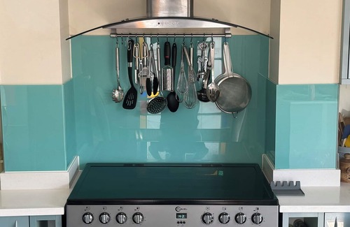 St Albans Casa | Georgian 4 bed historic house,100m City Centre w/ garden & free private parking