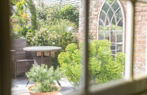 Herne Bay Casa | Georgian home on the beach great for families !