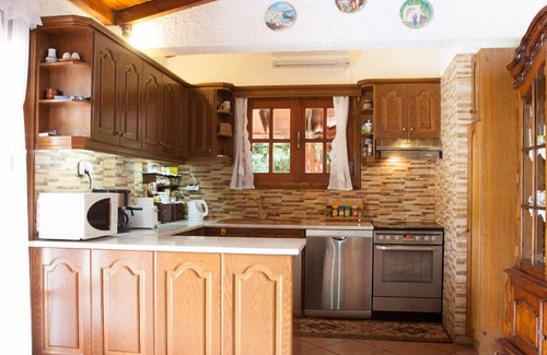 Anavyssos Villa | Georgie's Luxury Villa