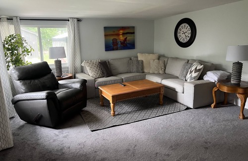 Virginia Cabaña | Georgina Family Cottage - Newly Renovated
