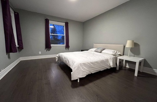 Sutton Cabaña | Georgina Waterfront Cottage w/ game room