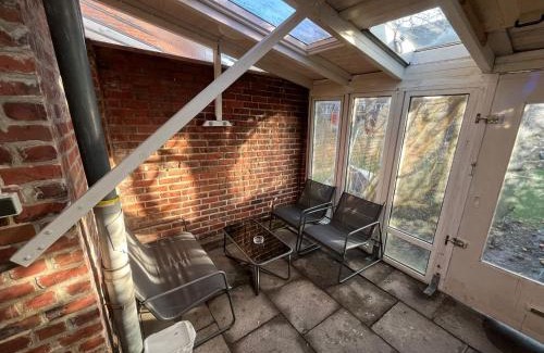 Kiel Apartamento | Geräumige 2-Zimmer Monteurunterkunft mit Garten und überdachter Terrasse