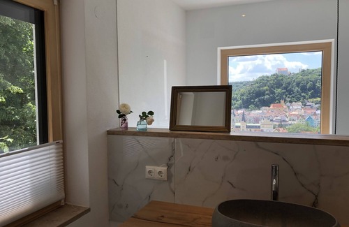 Riedenburg Apartamento | Geräumige Ferienwohnung für bis zu Drei Personen mit Herrlichem Blick auf Riedenburg