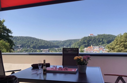 Riedenburg Apartamento | Geräumige Ferienwohnung für bis zu Drei Personen mit Herrlichem Blick auf Riedenburg