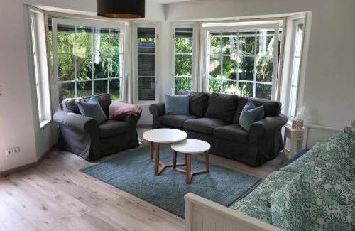 Trassenheide Apartamento | Geräumige Ferienwohnung Mit Eigener Terrasse