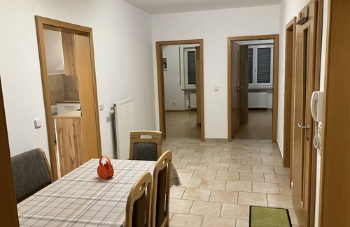 Hepberg Apartamento | Geräumige Ferienwohnung in Ruhiger Lage Nahe Ingolstadt