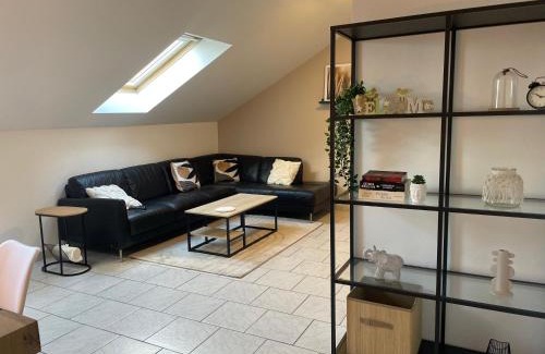 Dueren Apartamento | Geräumige gemütliche Ferienwohnung in Düren-Nähe Köln und Aachen