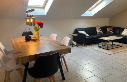 Dueren Apartamento | Geräumige gemütliche Ferienwohnung in Düren-Nähe Köln und Aachen