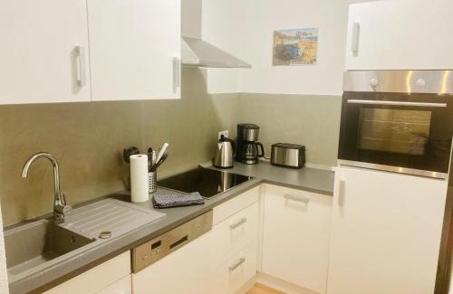 Magdeburg Apartamento | Geräumiges 2R City-Apartment Uninähe mit TV Streaming, Terrasse