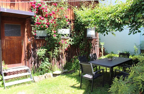 Neudrossenfeld Apartamento | Amplia casa de vacaciones en Red Main, wifi gratis