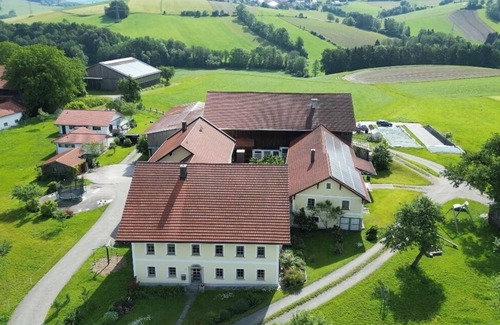Roehrnbach Apartamento | Amplia casa de vacaciones (65 m2) en la granja con conexión Wi-Fi gratuita