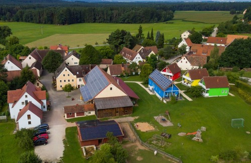 Aue Apartamento | Amplia casa de vacaciones con balcón - especialmente adecuada para familias