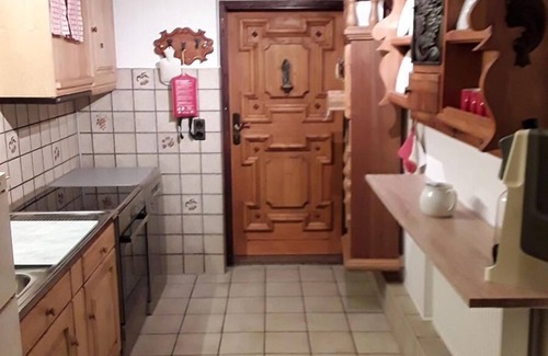 Neuschoenau Apartamento | Geräumiges Ferienhaus für bis zu Fünf Personen mit Kaminzimmer