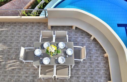 Nopigia Casa | Geräumiges Ferienhaus In Mithimna Mit Eigenem Pool