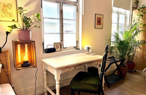 Innenstadt Apartamento | Geräumiges Studio in der Altstadt mit Küche & Kingsize Bett Come In
